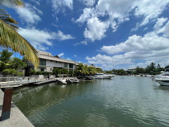 BELLE VILLA TRIPLEX REVENTE BALISE MARINA RIVIERE NOIRE ILE MAURICE