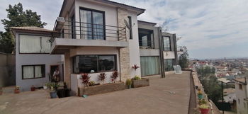 Location 1 grande villa standing type f5 meublee equipee Antananarivo