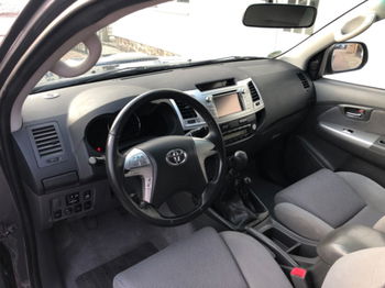 Annonce Toyota Hilux Double Cab Life 4x4 Hardtop Garches Hauts de Seine