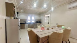 Villa / Entrée / Salon / Cuisine