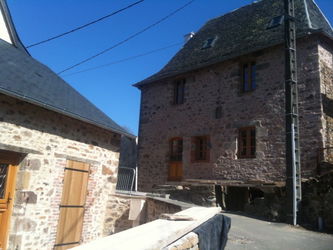 Vente Vend lot 2 maisons 1 rénovée deuxième rénovée 50% Corrèze