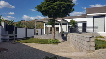 Vente CHIC VILLA F6 AMBATOBE Antananarivo Madagascar