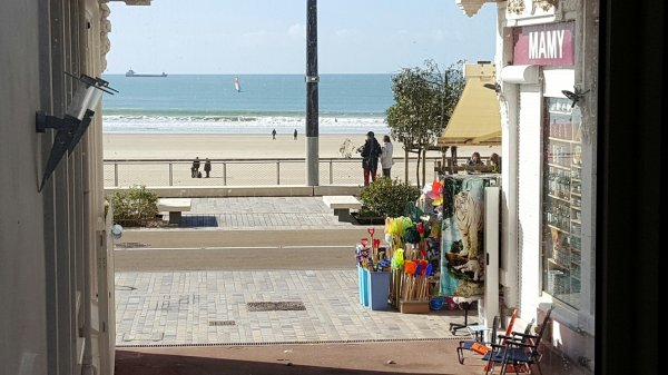 Location local commercial face plage Les Sables-d'Olonne Vendée