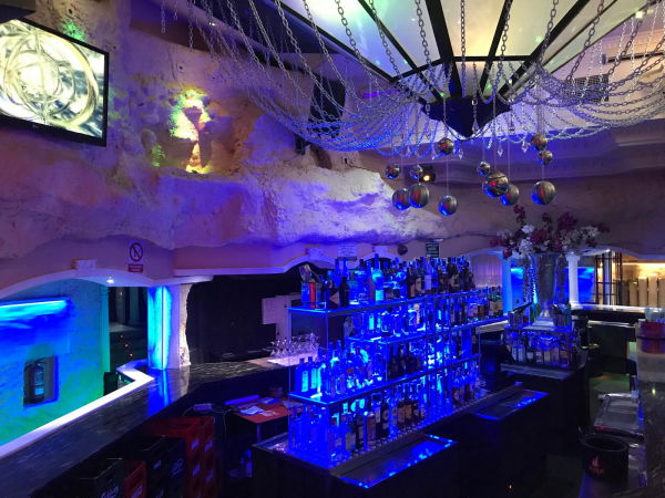 bar