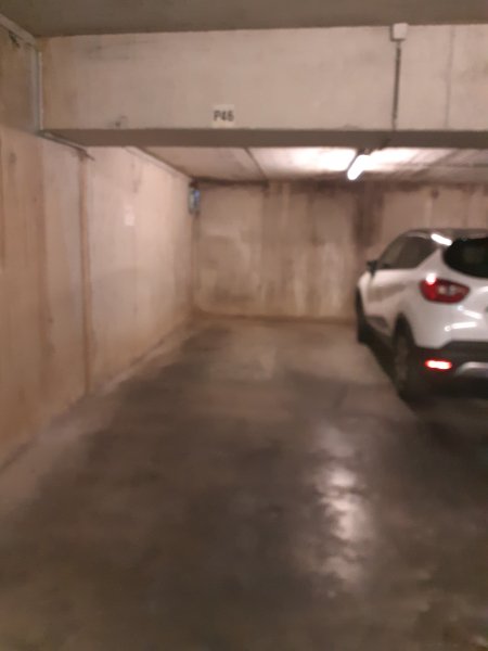 Garage / place de parking à louer à Bruxelles / Belgique