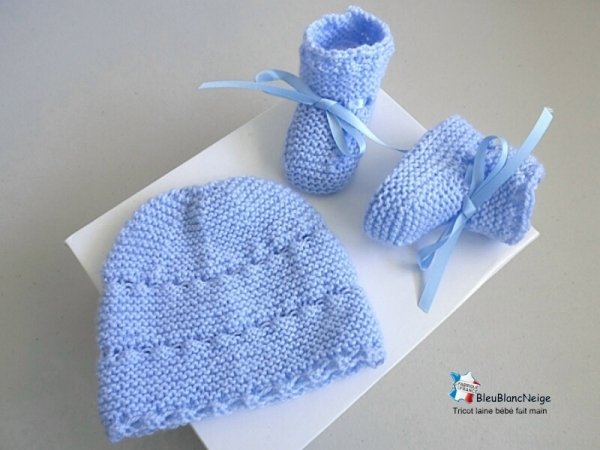 Bonnet cfhaussons bleus acrylique ensemble tricot bébé Abeilhan Hérault
