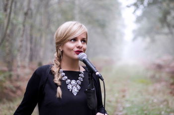 Chanteuse cérémonie laique Enghien-les-Bains Val d&#039;Oise