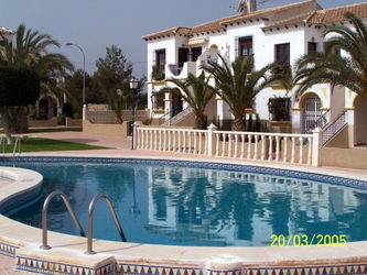 FACADE + PISCINE