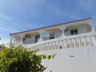 Vente Villa avec piscine, 4 chambres à Almancil, magnifique vue 