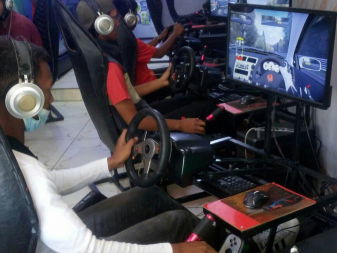 Fonds commerce Salle simulateur conduite automobile Antananarivo Madagascar
