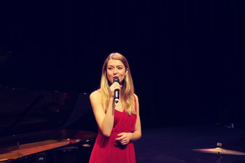 Duo chanteuse pianiste événement cocktail repas soirée mariage MAYENNE&lt;br&gt;