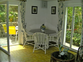 Rez-de-chaussée villa Antibes location saisonnière Alpes Maritimes