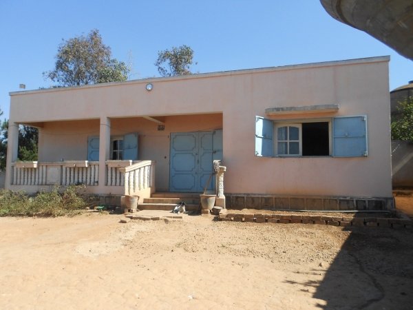Vente Villa basse F3 Ambohidratrimo Antananarivo Madagascar