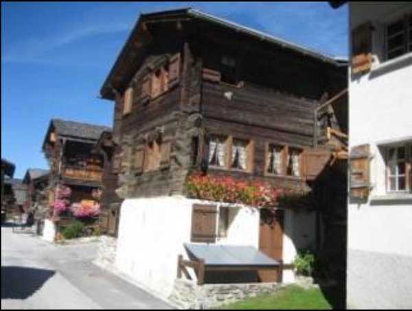 Vente Duplex dans chalet historique Zinal Suisse Sion