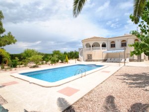 Location Torrevieja villa ind 130m² 4 ch piscine privée 60m² Espagne