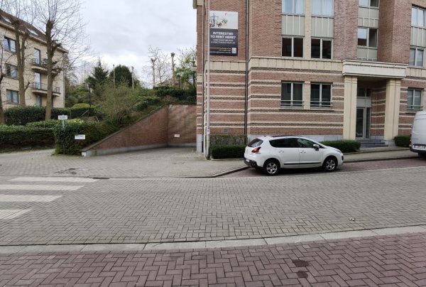 Location Parking Avenue Calabre Bruxelles Belgique