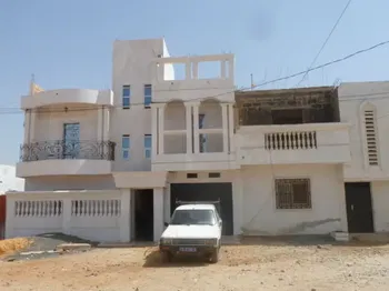 VENTE D&#039;UNE VILLA R+1 DERRIÈRE RÉSIDENCE LAT DIOR Thies Sénégal