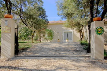 Location Aigaliers-Gites provence Gard