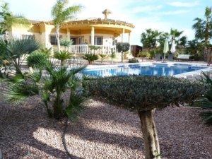 Vente Villa traditionnelle espagnole piscine grande parcelle Estanos Los