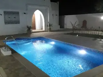 Pour location annuelle villa piscine Djerba Tunisie