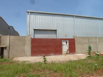 Location d&#039;un Entrepôt 2 M² Sébikhotane Thies Sénégal