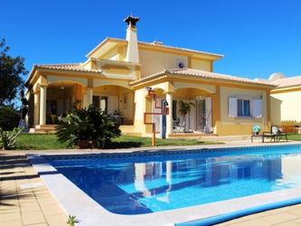Vente Villa 3 chambres à Estoi, 10 minutes de Faro