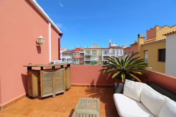 Location Agréable appartement proche plage stationnement privé 246