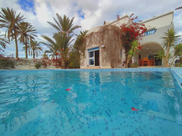 Vente Villa SANTORINI grande demeure d'architecte vue mer Titre Bleu Djerba