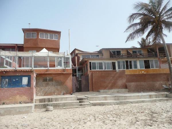 Vente Vend Hôtel Bar Restaurant Pied dans l'eau plage Ngor Dakar
