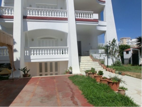 Vente 1 luxueuse villa khzema ouest Sousse Tunisie