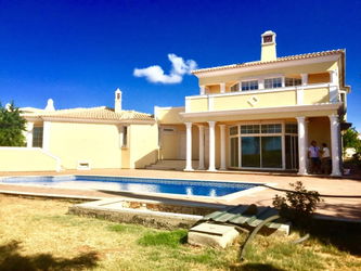 Vente Villa 4 chambres, piscine, grand garage, FARO Almancil Portugal