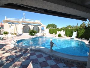 Location Torrevieja villa ind climatisée 4 ch 3 sdb pisc privée Espagne