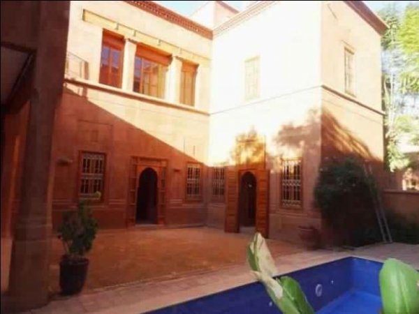 Location villa vide 5 pièces située agdal Marrakech Maroc