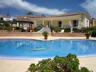 Vente 100M Plage Elviria Villa 4 Chambres 4 Sdbs Marbella Espagne