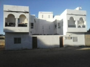 VENTE IMMEUBLE TF R+1 6 APPARTEMENTS+3CHAMBRES Thies Sénégal