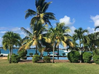 Location VILLA PIED DANS L EAU POINTE AUX CANONNIER ILE MAURICE Baie