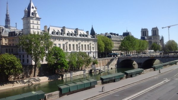 Location Vue Seine Notre Dame pont Neuf Paris