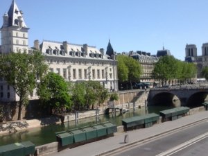 location Vue Seine Notre Dame pont Neuf Paris