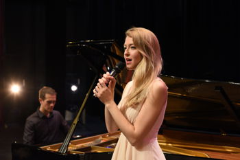 Duo chant piano pop variété repas soirée mariage événement ORNE Flers