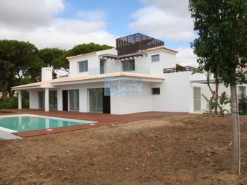 Vente Villa 4 chambres, jardin avec arrosage automatique, piscine, Vilamoura