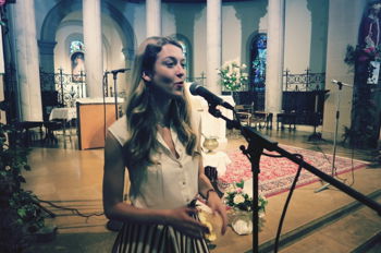 Chanteuse pianiste &amp;bull musique messe mariage église NORMANDIE