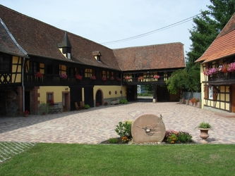 Location FERME MICHEL ~ Bi&#039;s Anstetts ~ Issenhausen Bas Rhin