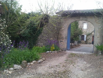 Location Grande maison cour fermée Saint-André-de-Cruzières Ardèche