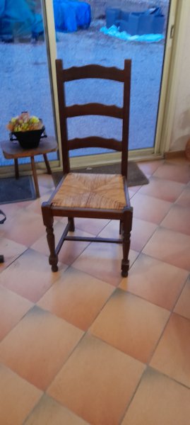 chaises bois Grasse Alpes Maritimes