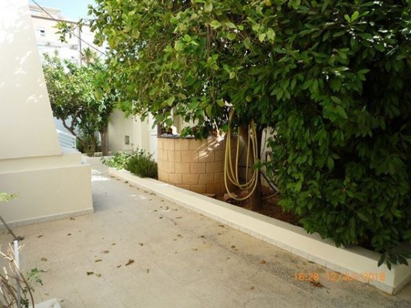 Vente 1 magnifique villa sise khézema-Est 1 terrain 420 m² Tunisie